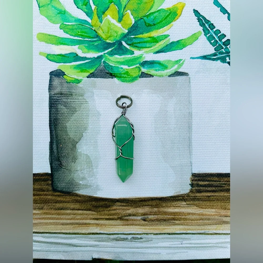 Green Aventurine Crystal Pendant - Picture 2 of 8